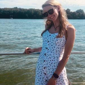 Meet your Posher, Danielle